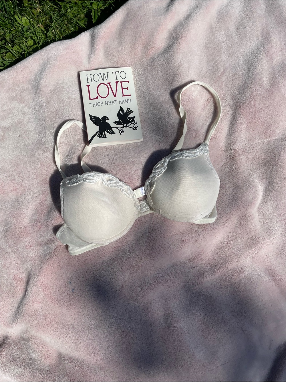 Vintage Y2K La Senza White Embroidered Lace Bra 36A